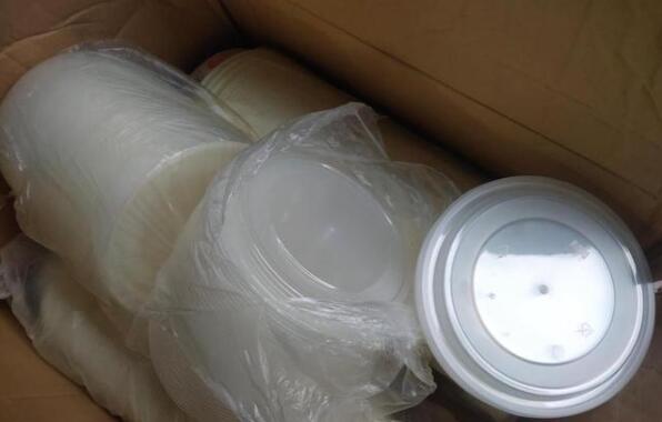 海南禁塑，又一家餐飲店被查處，查獲4萬余個不可降解塑料制品